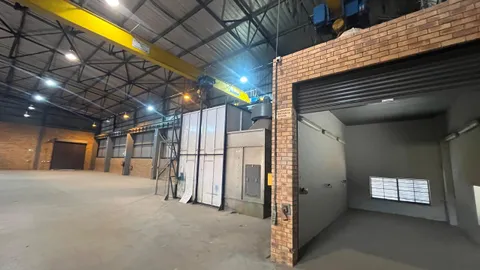 105 Saturn Crescent in Linbro Park has a 1954m² Warehouse Available To Let (23)